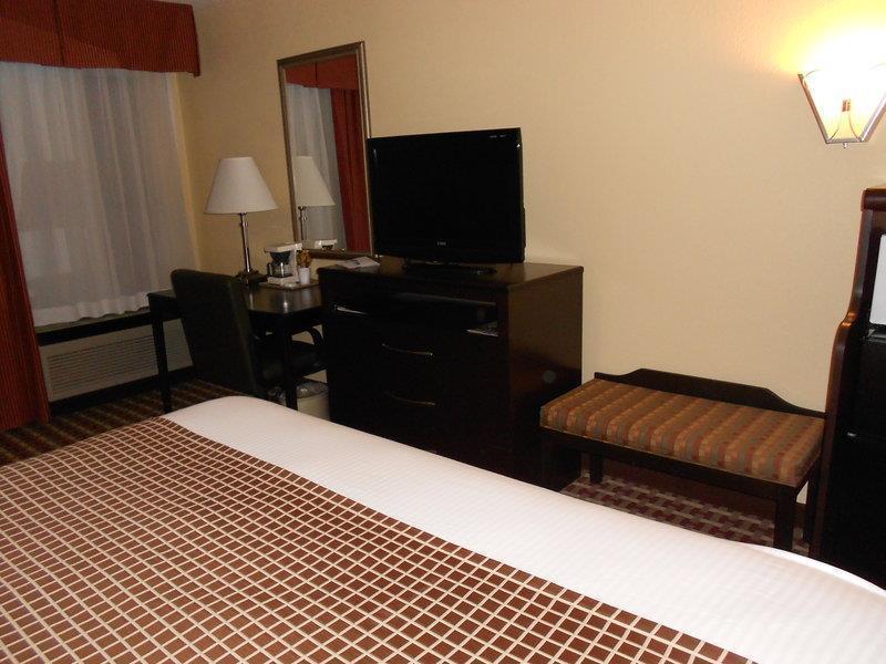Surestay Plus Hotel Tarboro Exterior foto