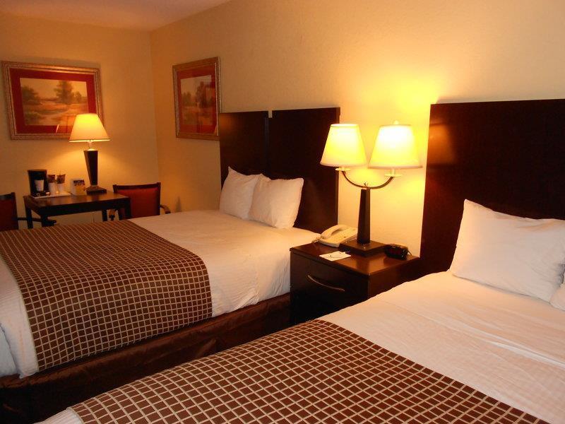 Surestay Plus Hotel Tarboro Quarto foto